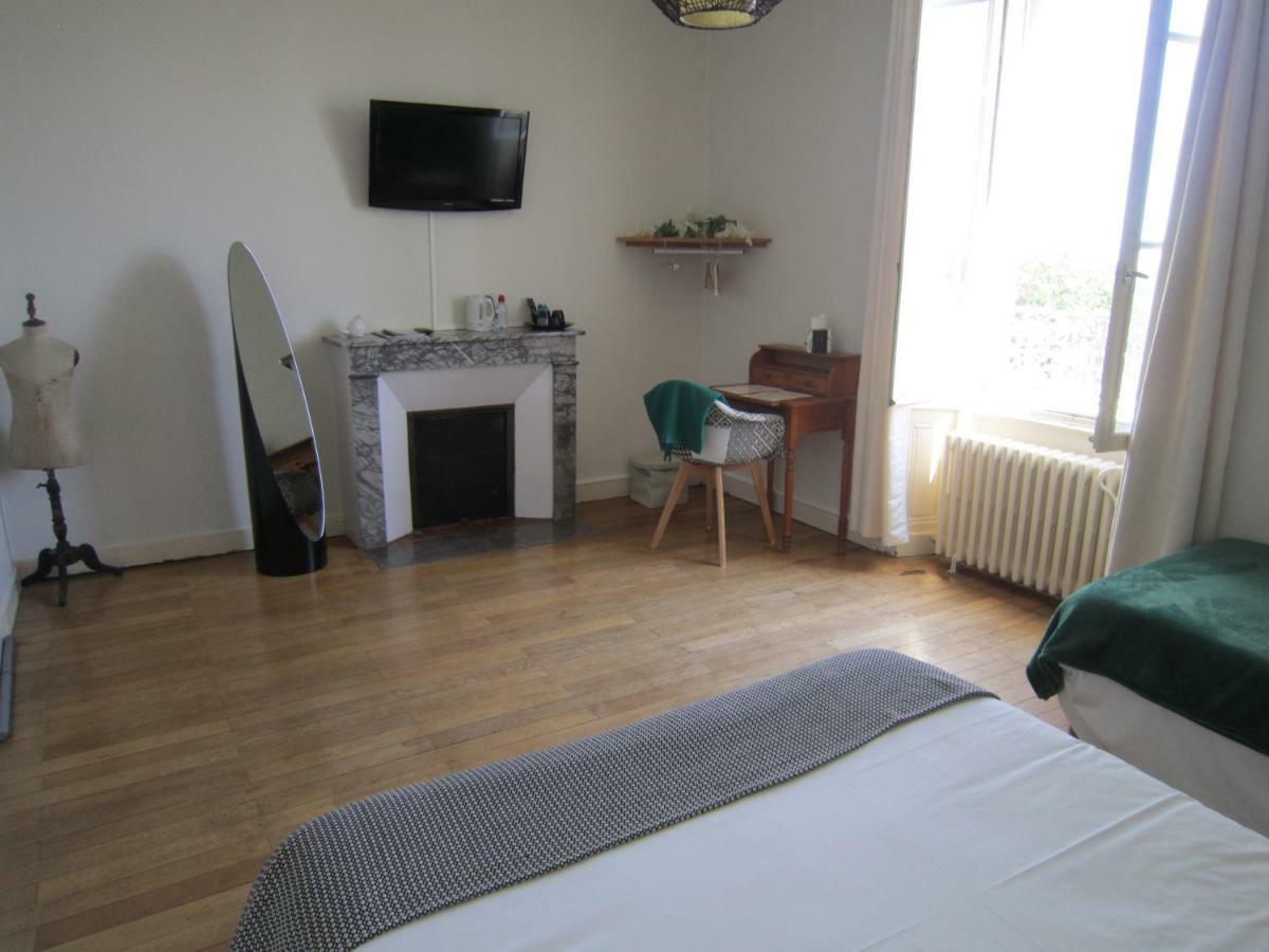 Le Camelia Hotel Ruille-Froid-Fonds Ngoại thất bức ảnh